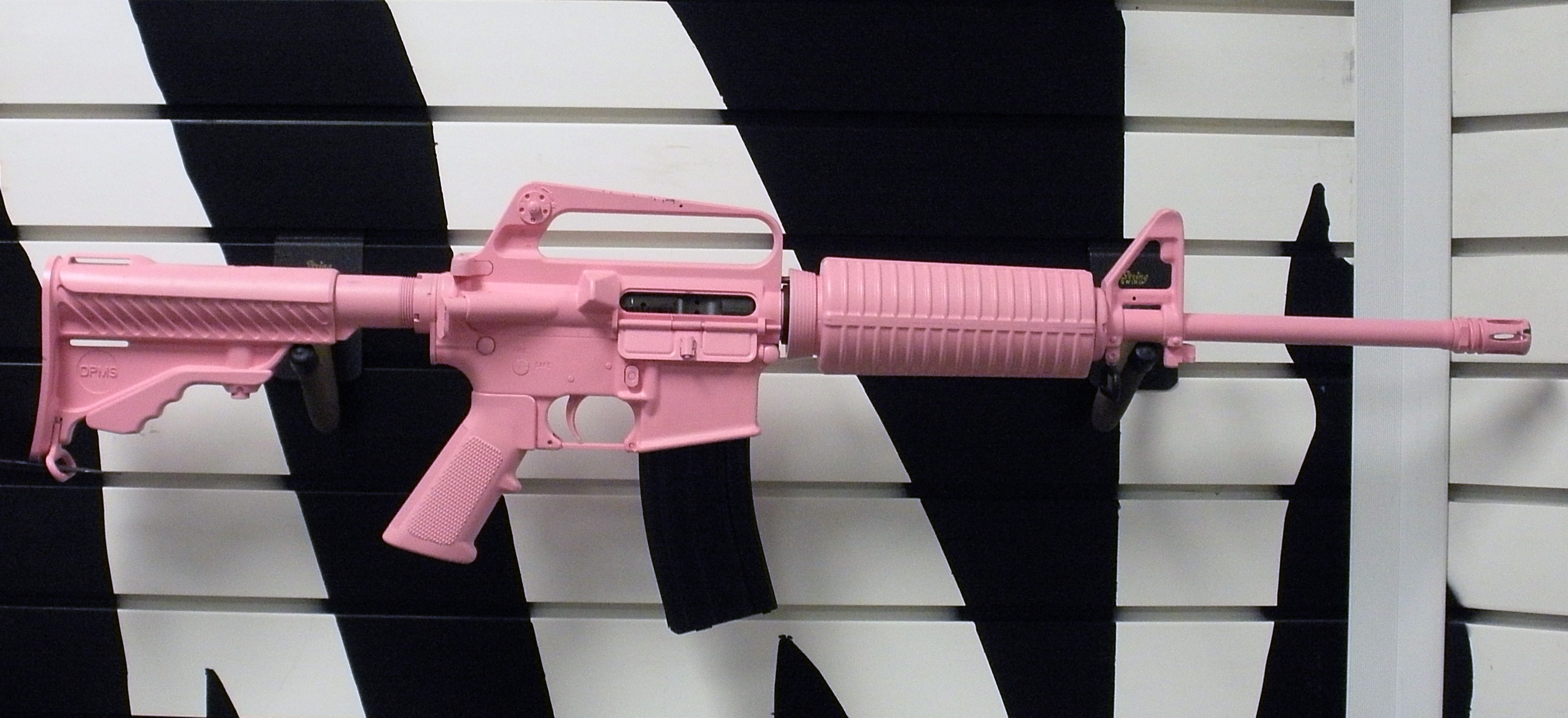 Пинк 15. Ar 15 Pink. Розовая винтовка ar - 15. Розовый автомат. Розовый автомат Калашникова.